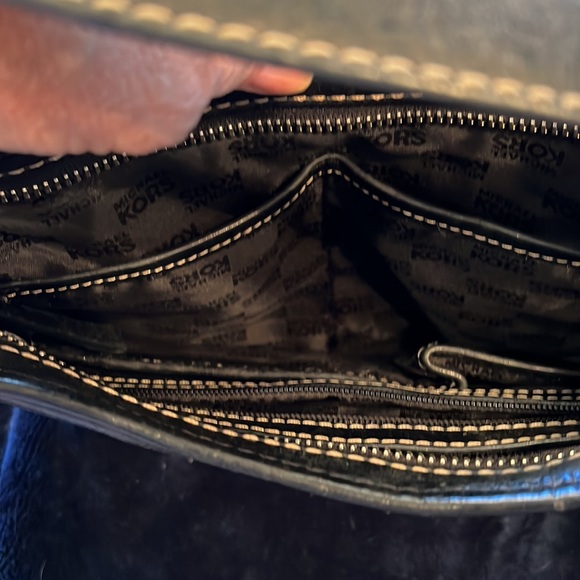 MICHAEL KORS LEATHER HANDBAG - Picture 8 of 11